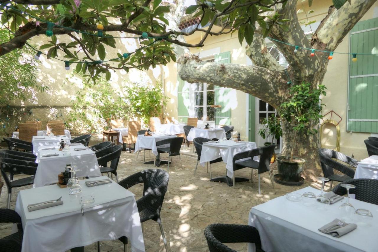 אורנג' Logis Hotel Restaurant De Provence מראה חיצוני תמונה